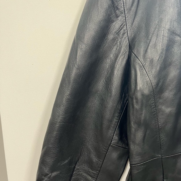 Leather jacket - Picture 3 of 9